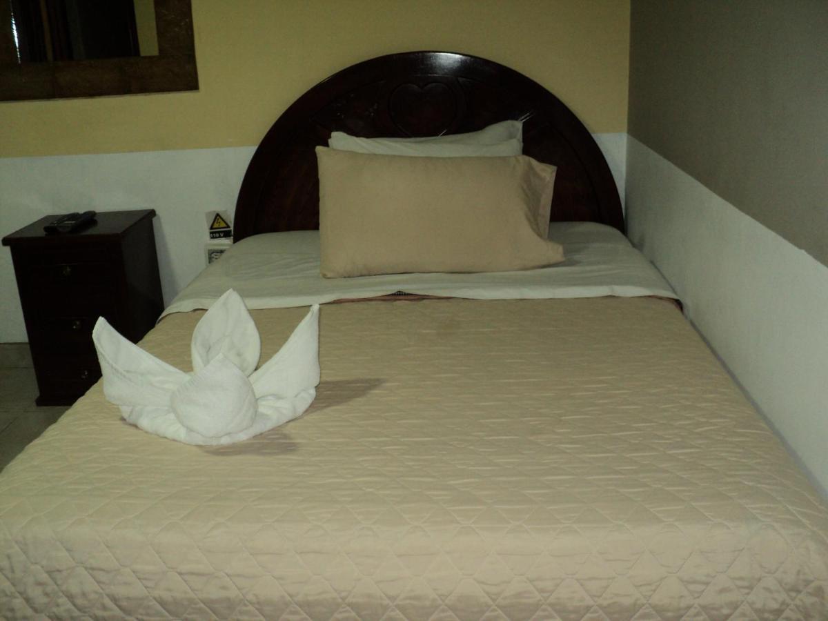 Hostal Bolivar Inn Quito Dış mekan fotoğraf